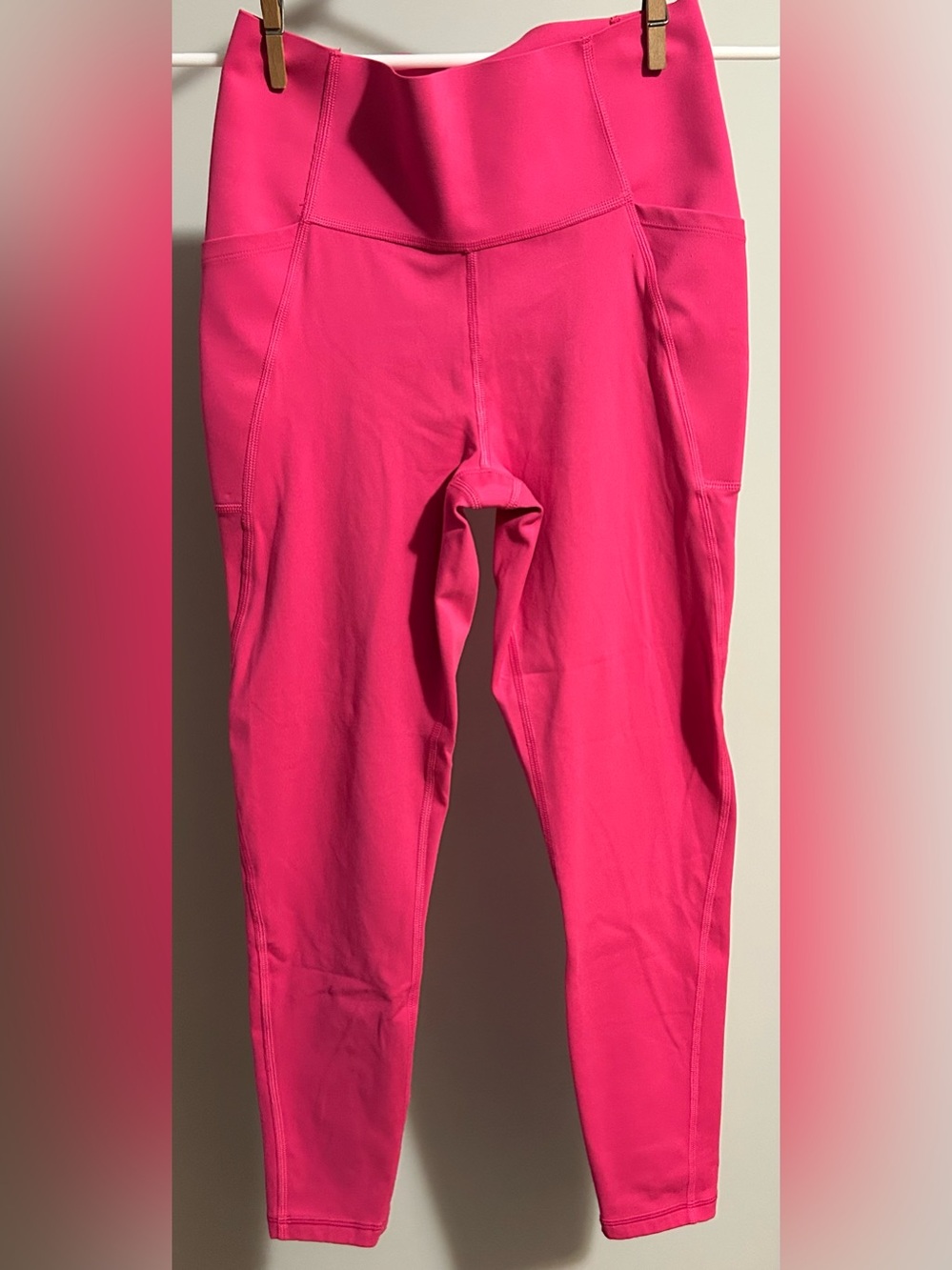 GAP Hot Pink Women’s Performance Leggings